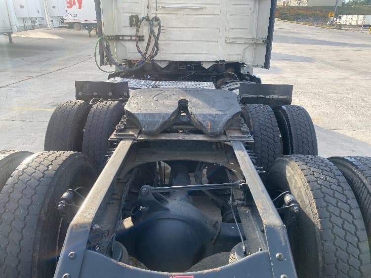 2020 Volvo VNL 300 — photo 6