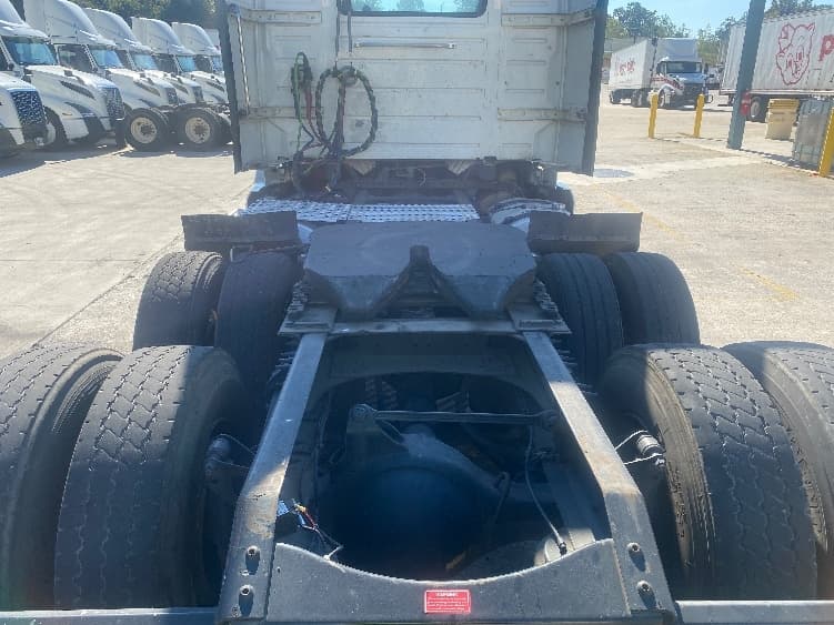 2020 Volvo VNL 300 — photo 6