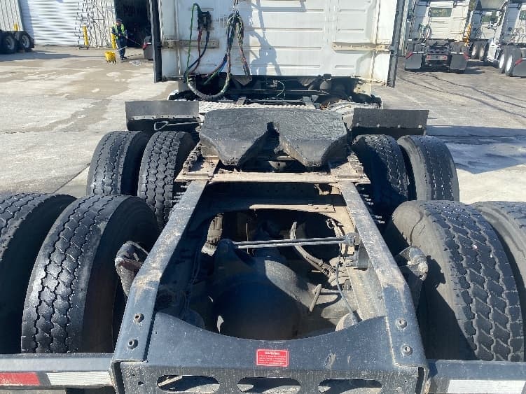 2020 Volvo VNL 300 — photo 6