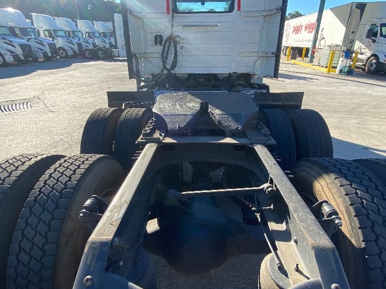 2020 Volvo VNL 300 — photo 6