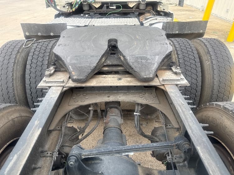 2020 Volvo VNL 300 — photo 6