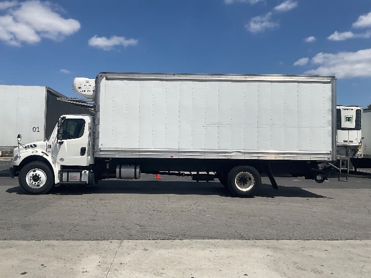 2020 Freightliner M2 106 — photo 4