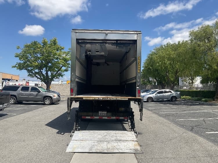 2020 Freightliner M2 106 — photo 9