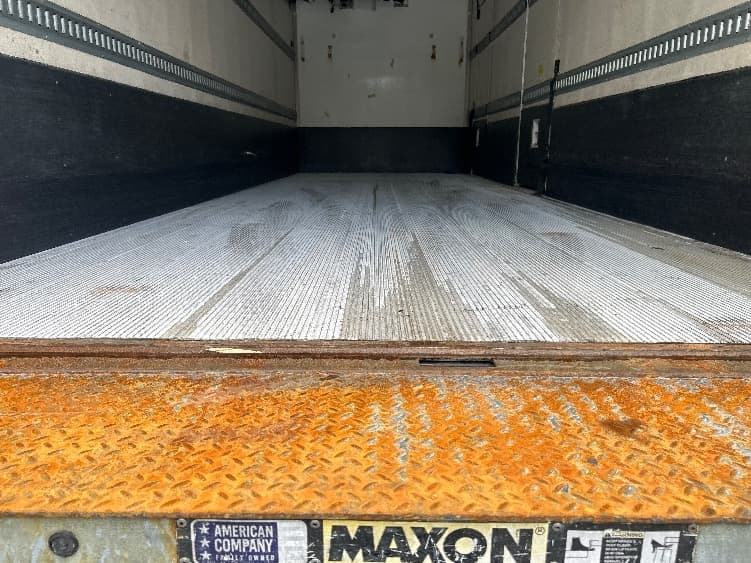 2020 Freightliner M2 106 — photo 10