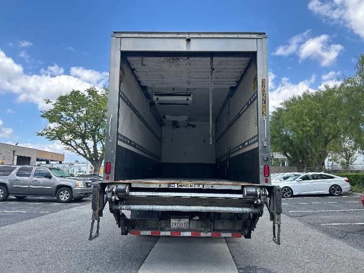 2020 Freightliner M2 106 — photo 8