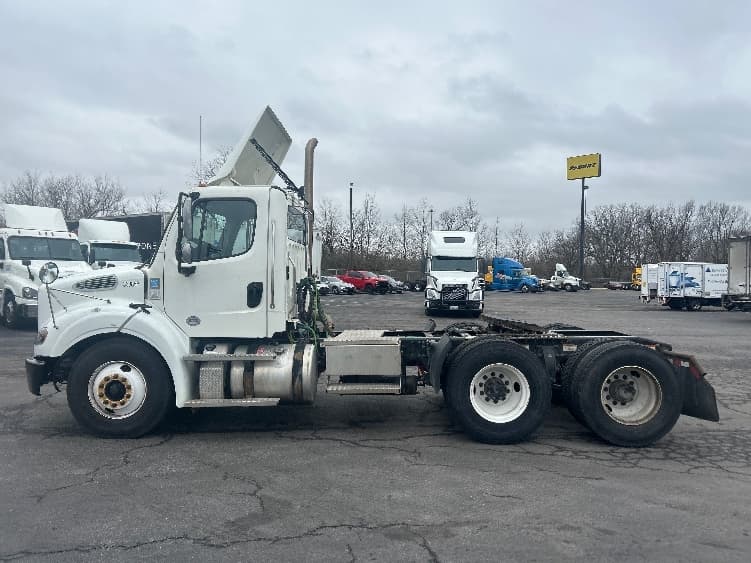 2020 Freightliner M2 112 — photo 4