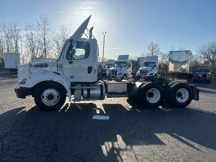 2020 Freightliner M2 112 — photo 4