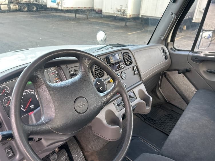 2020 Freightliner M2 112 — photo 10