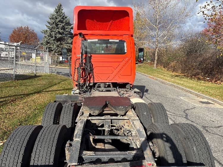 2021 International LT — photo 6