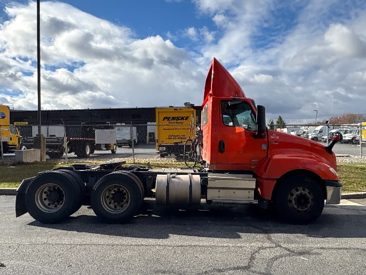 2021 International LT — photo 8