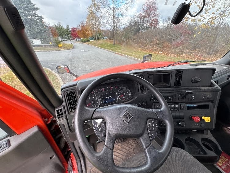 2021 International LT — photo 10