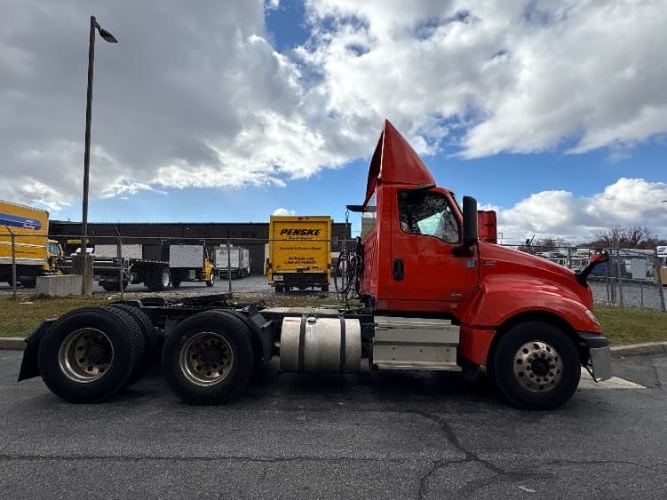 2021 International LT — photo 8