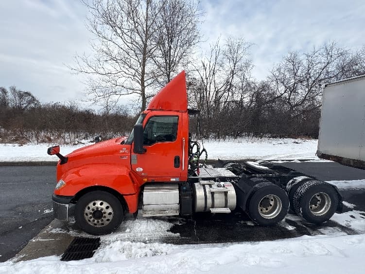 2021 International LT — photo 4