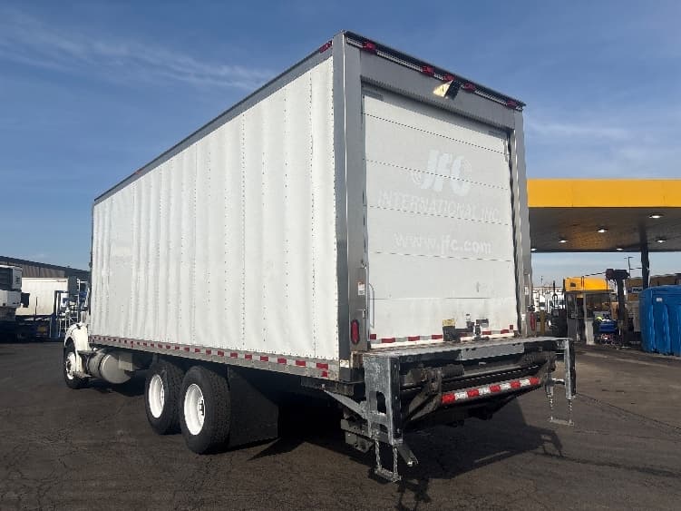 2020 Freightliner M2 112 — photo 6