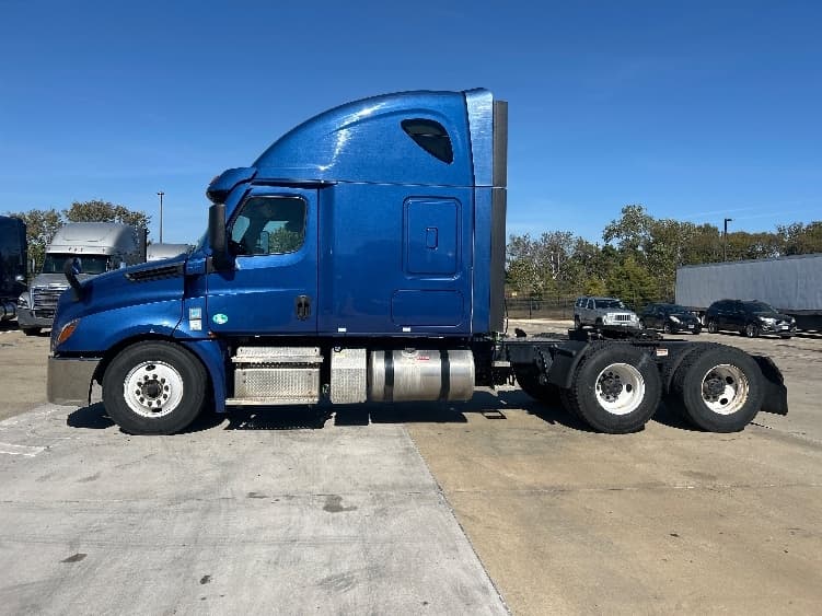 2020 Freightliner Cascadia — photo 4