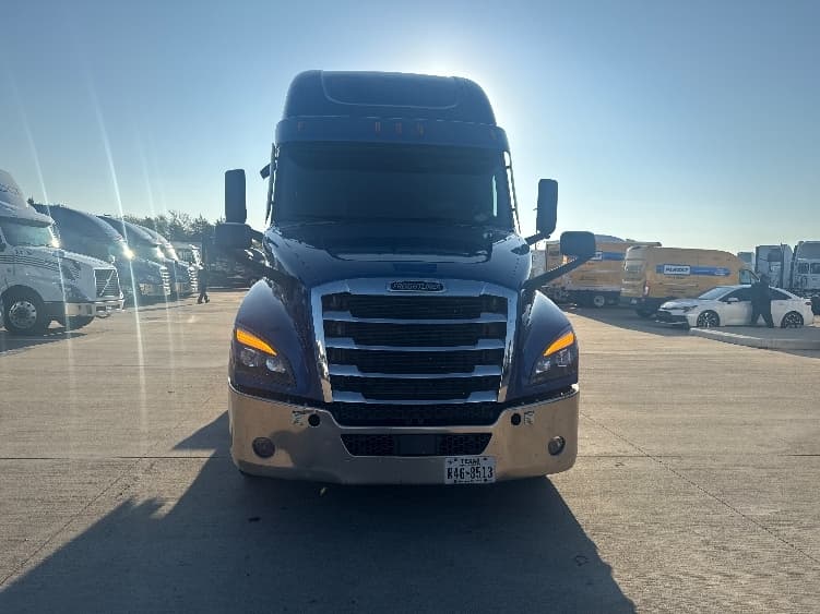 2020 Freightliner Cascadia — photo 2