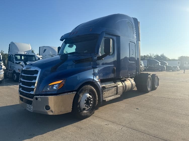 2020 Freightliner Cascadia — photo 3