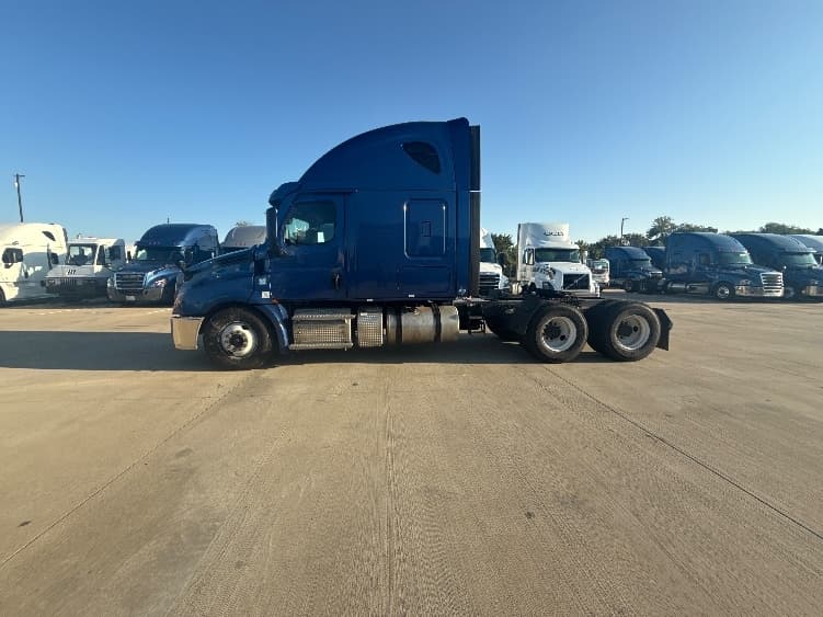 2020 Freightliner Cascadia — photo 4