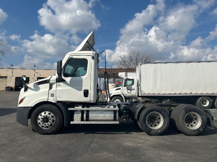 2020 Freightliner Cascadia — photo 4