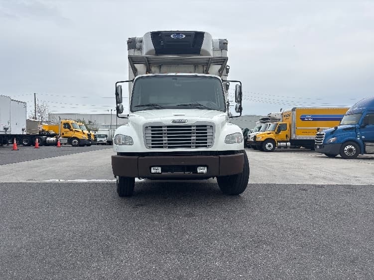 2020 Freightliner M2 106 — photo 2