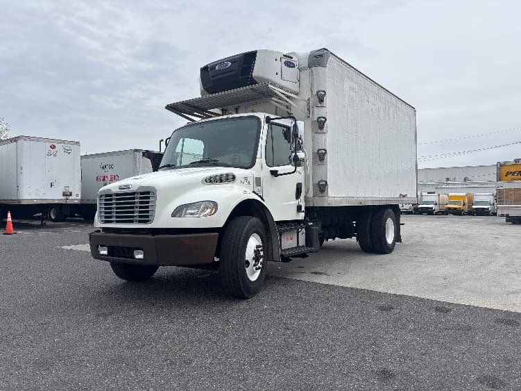 2020 Freightliner M2 106 — photo 3
