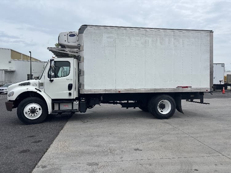 2020 Freightliner M2 106 — photo 4
