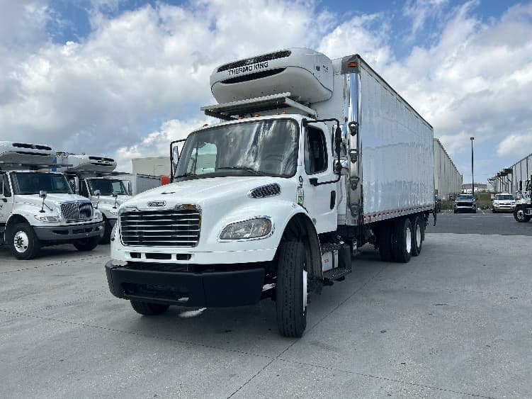 2020 Freightliner M2 106 — photo 3