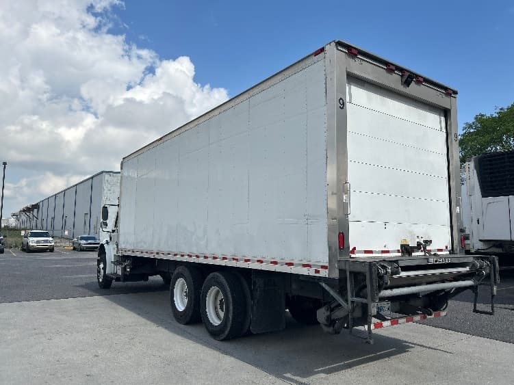 2020 Freightliner M2 106 — photo 6