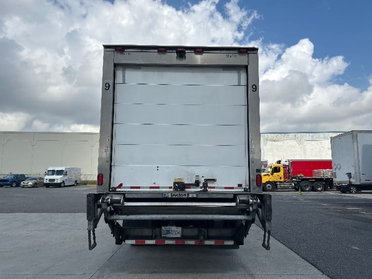 2020 Freightliner M2 106 — photo 7