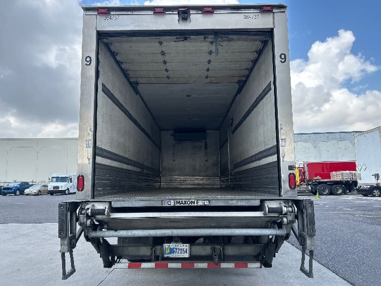 2020 Freightliner M2 106 — photo 8