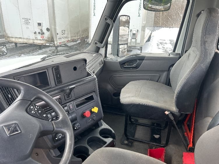 2020 International LT — photo 10