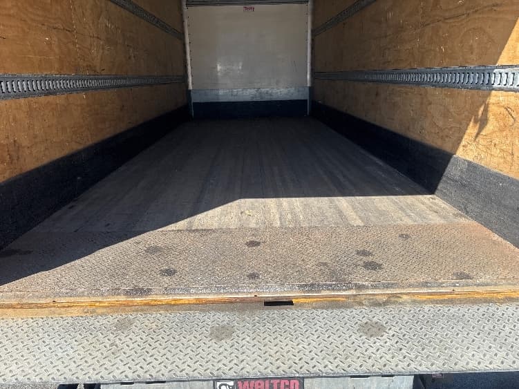 2020 Freightliner M2 106 — photo 10