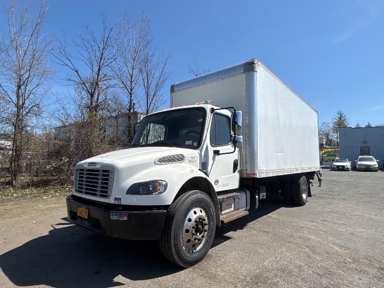 2020 Freightliner M2 106 — photo 3