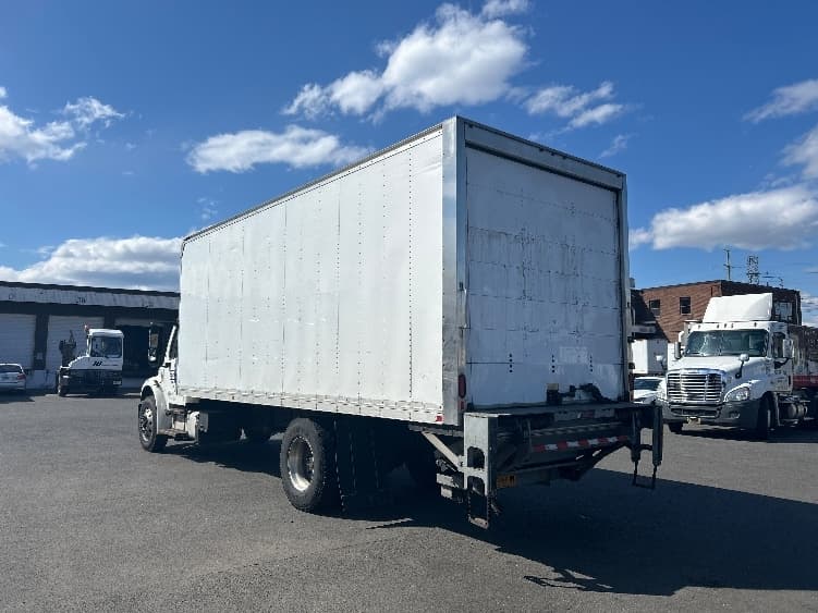 2020 Freightliner M2 106 — photo 6