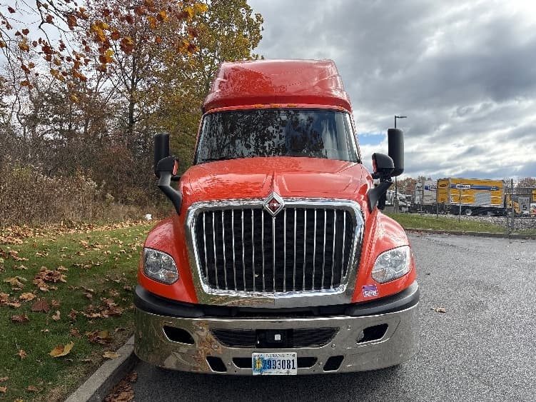 2021 International LT — photo 2