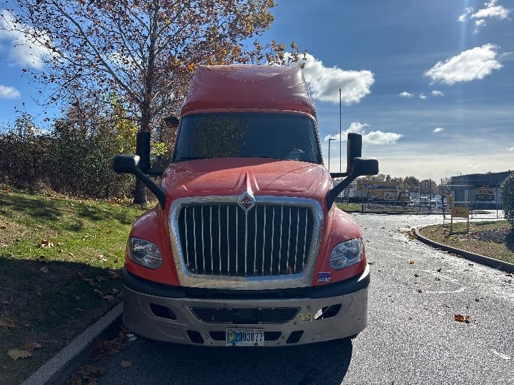 2021 International LT — photo 2