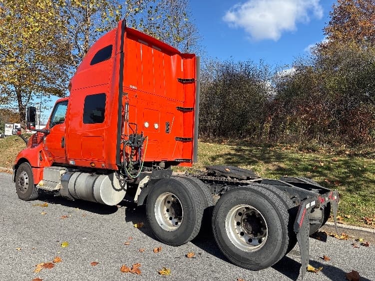 2021 International LT — photo 5