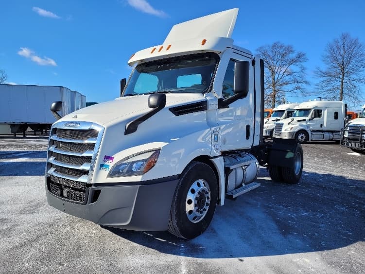 2020 Freightliner Cascadia — photo 3