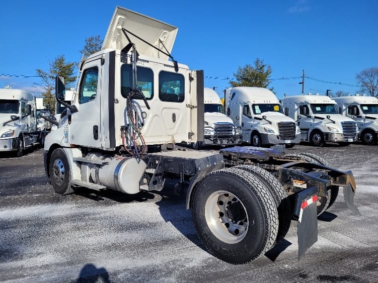 2020 Freightliner Cascadia — photo 5