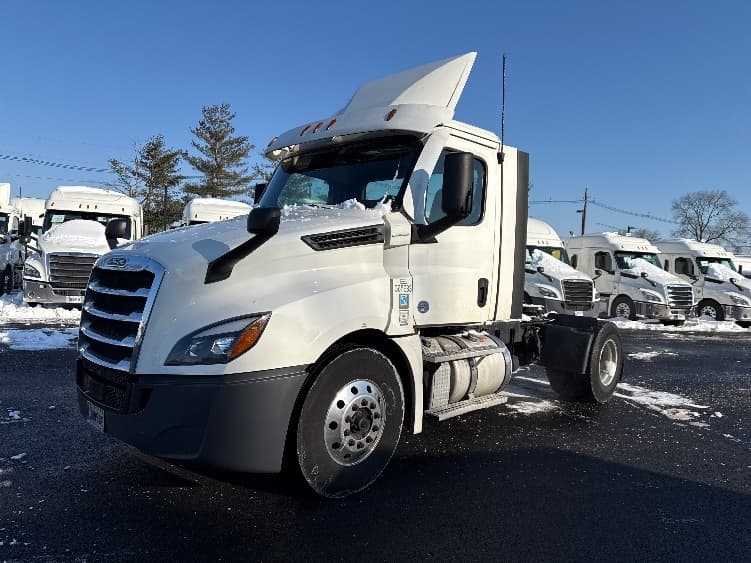 2020 Freightliner Cascadia — photo 3