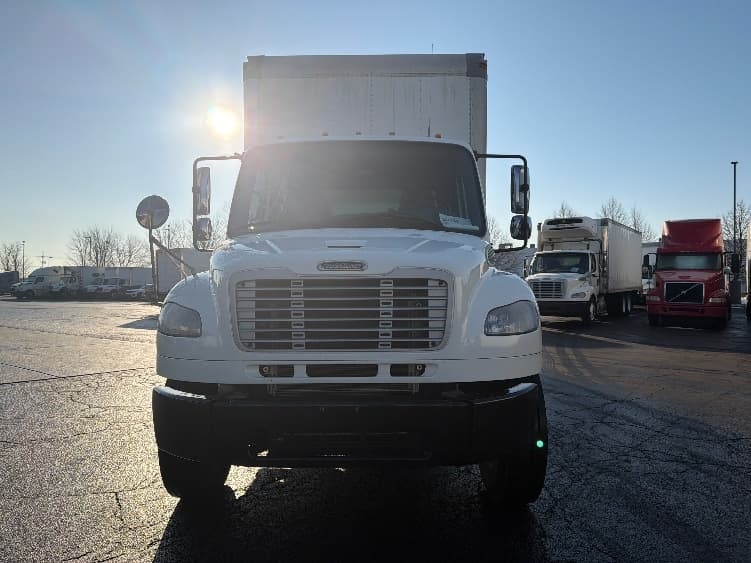 2020 Freightliner M2 106 — photo 2