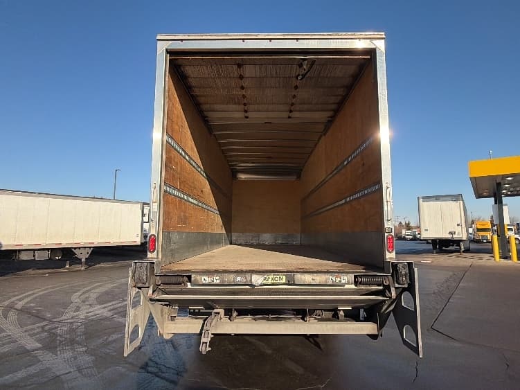 2020 Freightliner M2 106 — photo 8