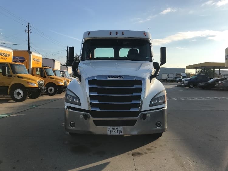 2020 Freightliner Cascadia — photo 2