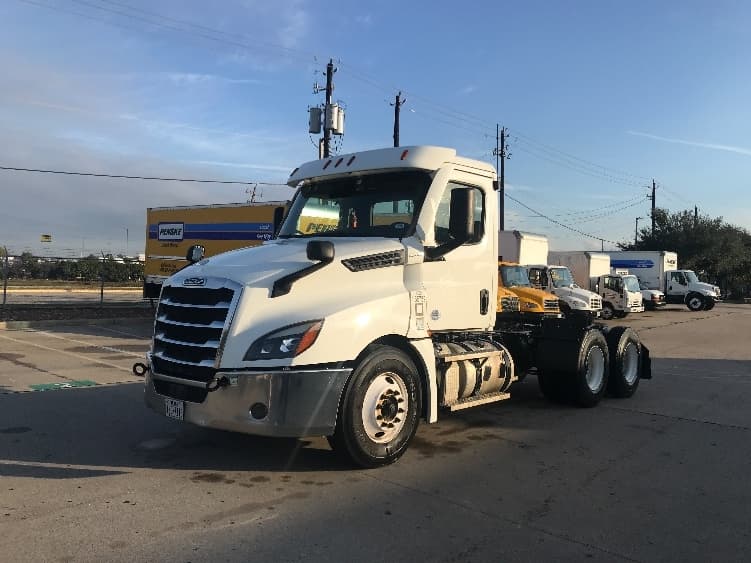 2020 Freightliner Cascadia — photo 3