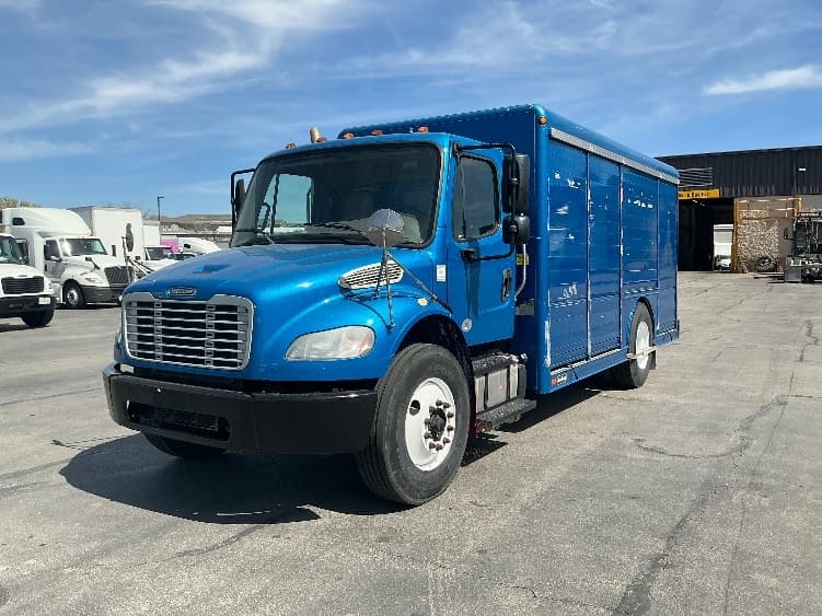 2020 Freightliner M2 106 — photo 3
