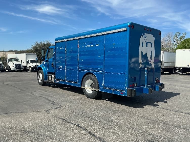 2020 Freightliner M2 106 — photo 5