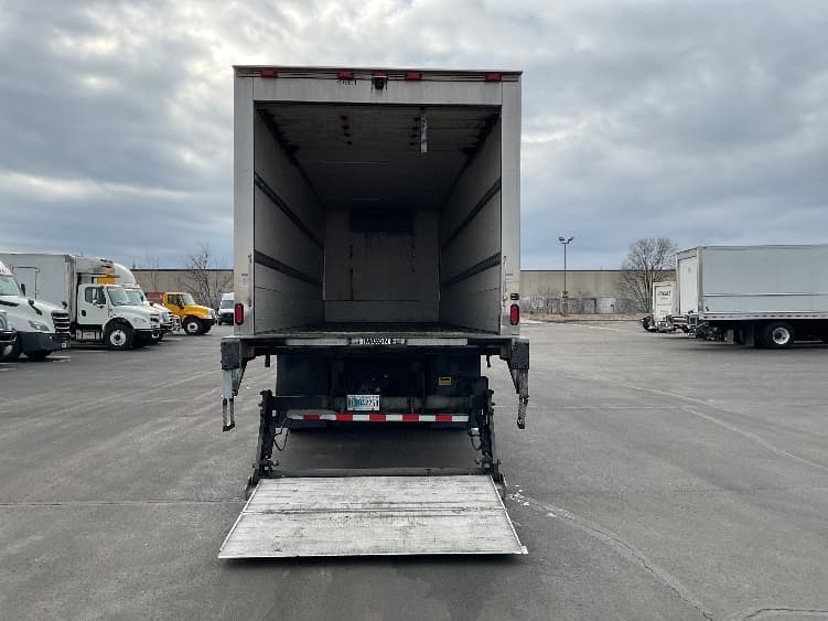 2020 Freightliner M2 112 — photo 9