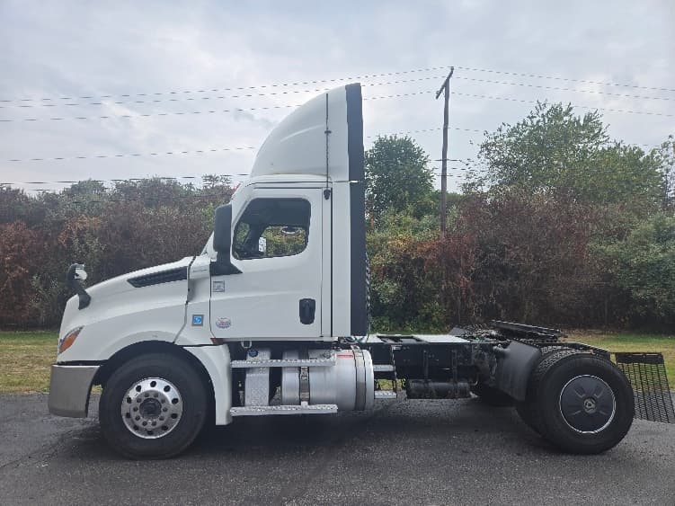 2020 Freightliner Cascadia — photo 4