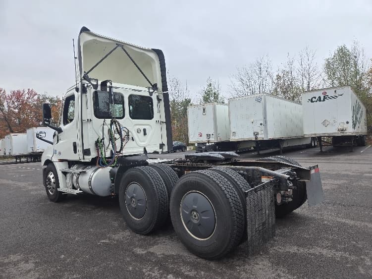 2020 Freightliner Cascadia — photo 5