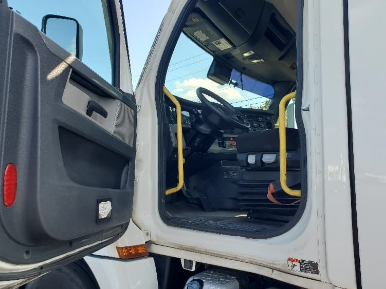 2020 Freightliner — photo 9